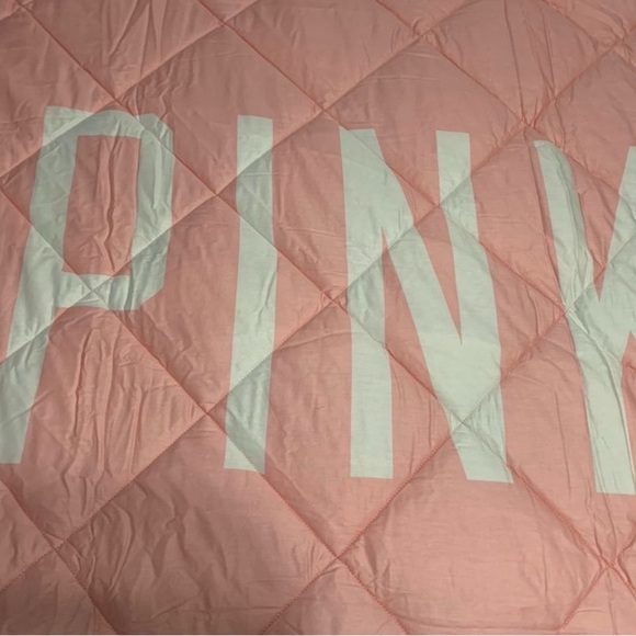 NEW VS PINK FLORAL DORM REVERSIBLE
COMFORTER TWIN - Picture 5 of 8